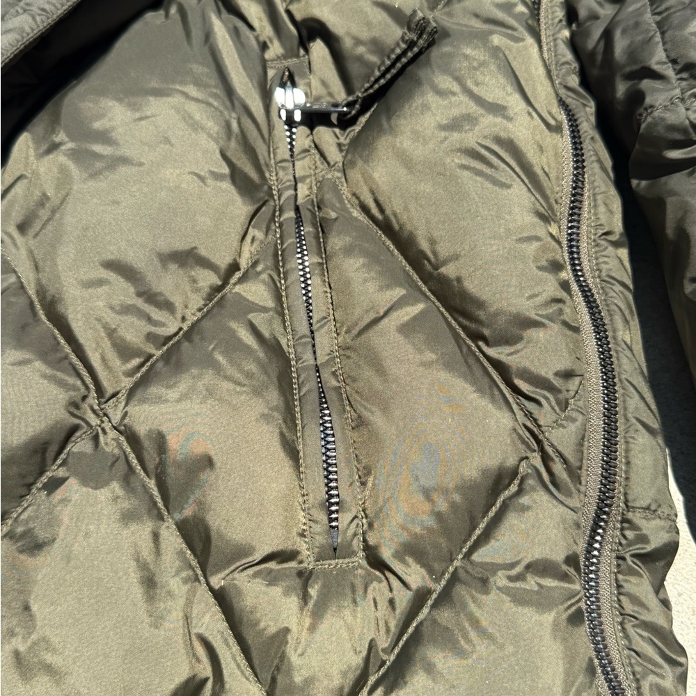 MaxMara Women’s Olive Puffer Jacket with Mink Fur Trim - Picture 8 of 9